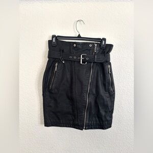 Vintage Black Leather High-Waisted Mini Skirt w/ Belt – Size 7/8